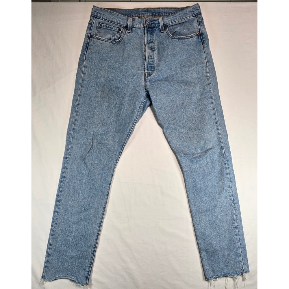 Levis 501 Original Fit Light‎ Wash Straight Leg Button Fly Raw Hem Jeans W32 L30